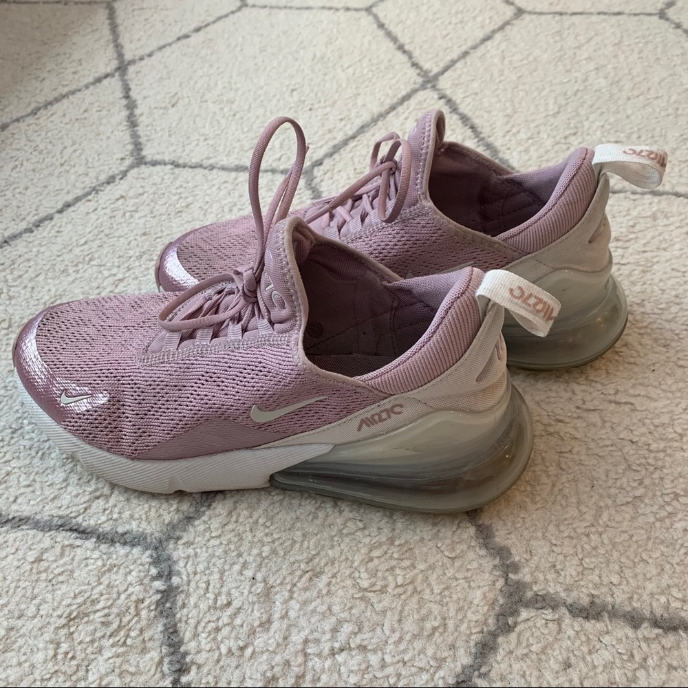 Women’s Nike Air Max 270 Size 8.5